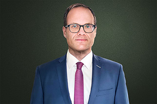 Porträt von Rechtsanwalt Sven Kohlrusch, Fachanwalt für Medizinrecht, Standort Magdeburg.
