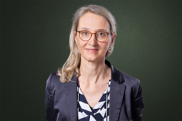 Porträt von Rechtsanwältin Jutta Pasura, Fachanwältin für Sozialrecht, Standort Magdeburg.