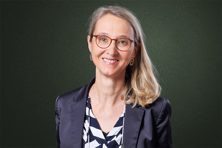 Porträt von Rechtsanwältin Jutta Pasura, Fachanwältin für Sozialrecht, Standort Magdeburg.