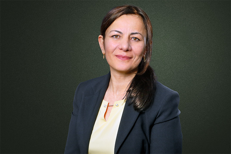 Porträt von Rechtsanwältin Bingül Suoglu, Fachanwältin für Medizinrecht, Standort Bochum.