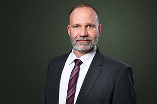 Porträt von Rechtsanwalt Frank Wölfer, Fachanwalt für Medizinrecht, Standort Magdeburg.