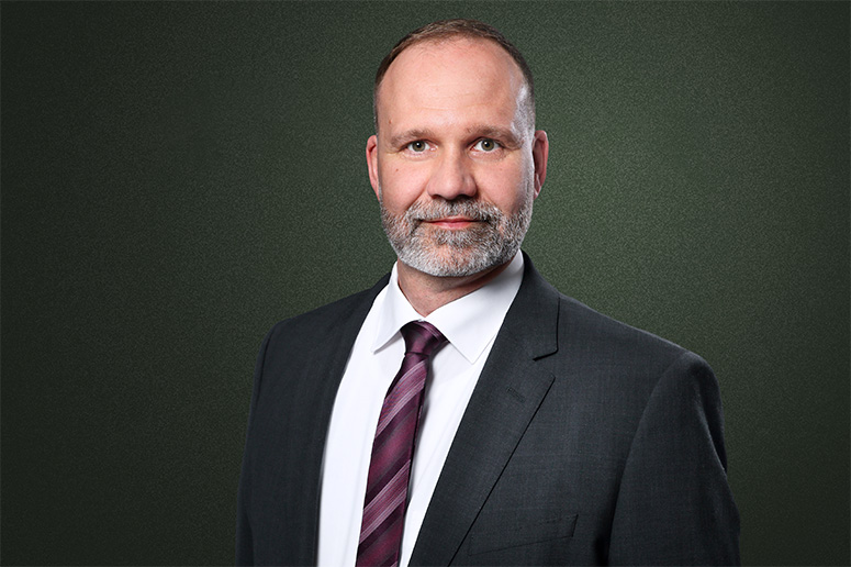 Porträt von Rechtsanwalt Frank Wölfer, Fachanwalt für Medizinrecht, Standort Magdeburg.